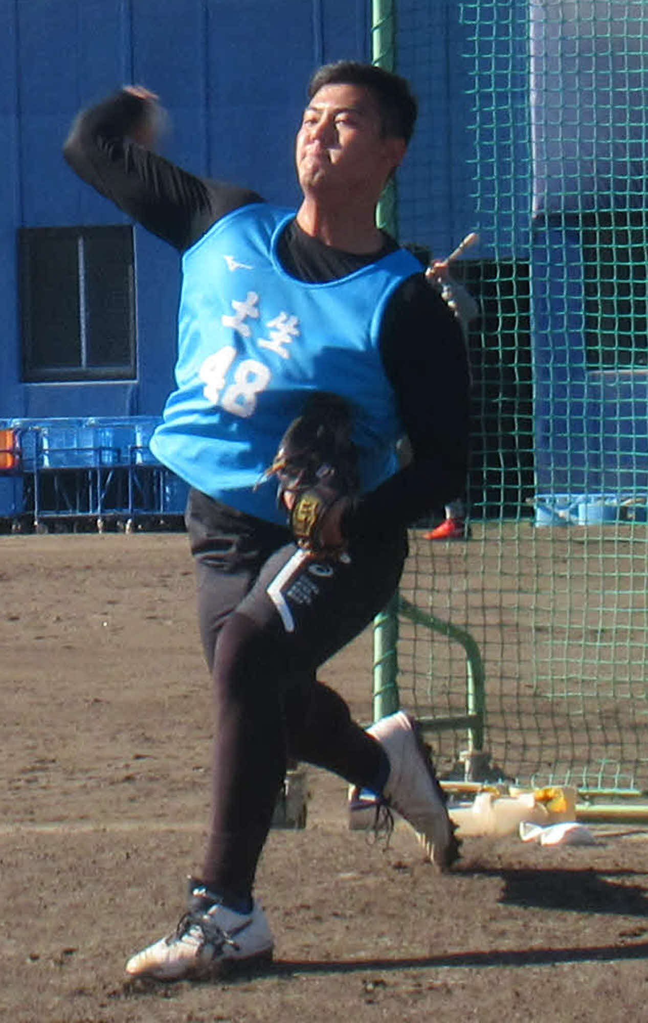 安定したフォームで初ブルペン投球を披露した中日ドラフト5位・土生