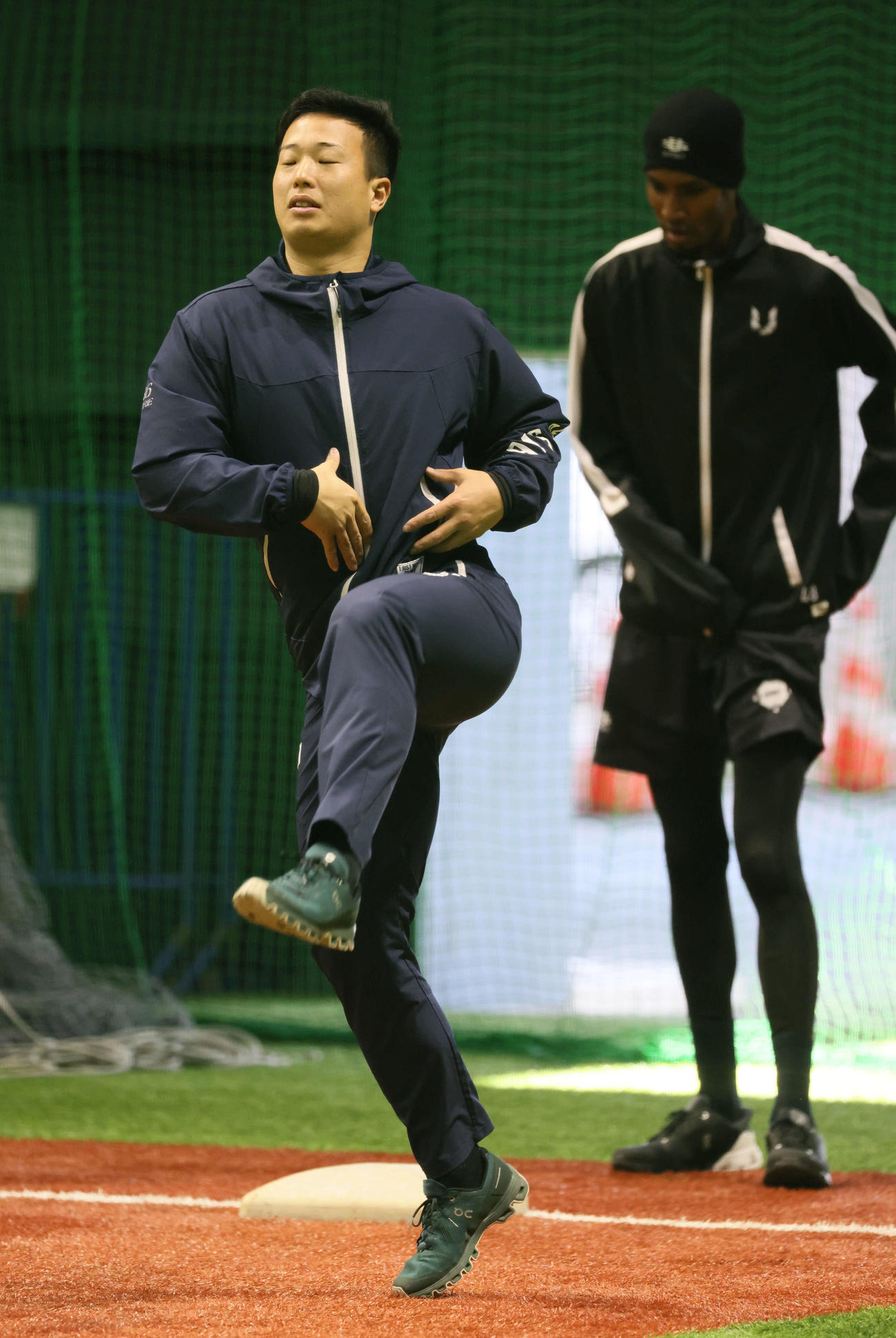 合同自主トレに参加し、練習する広島塹江（撮影・加藤孝規）