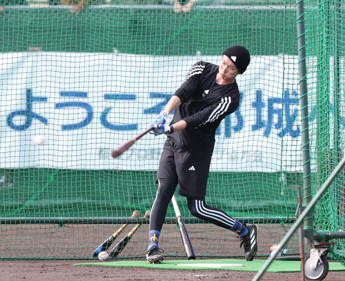ソフトバンク】周東佑京「走れても打てないと試合に出られない」バット