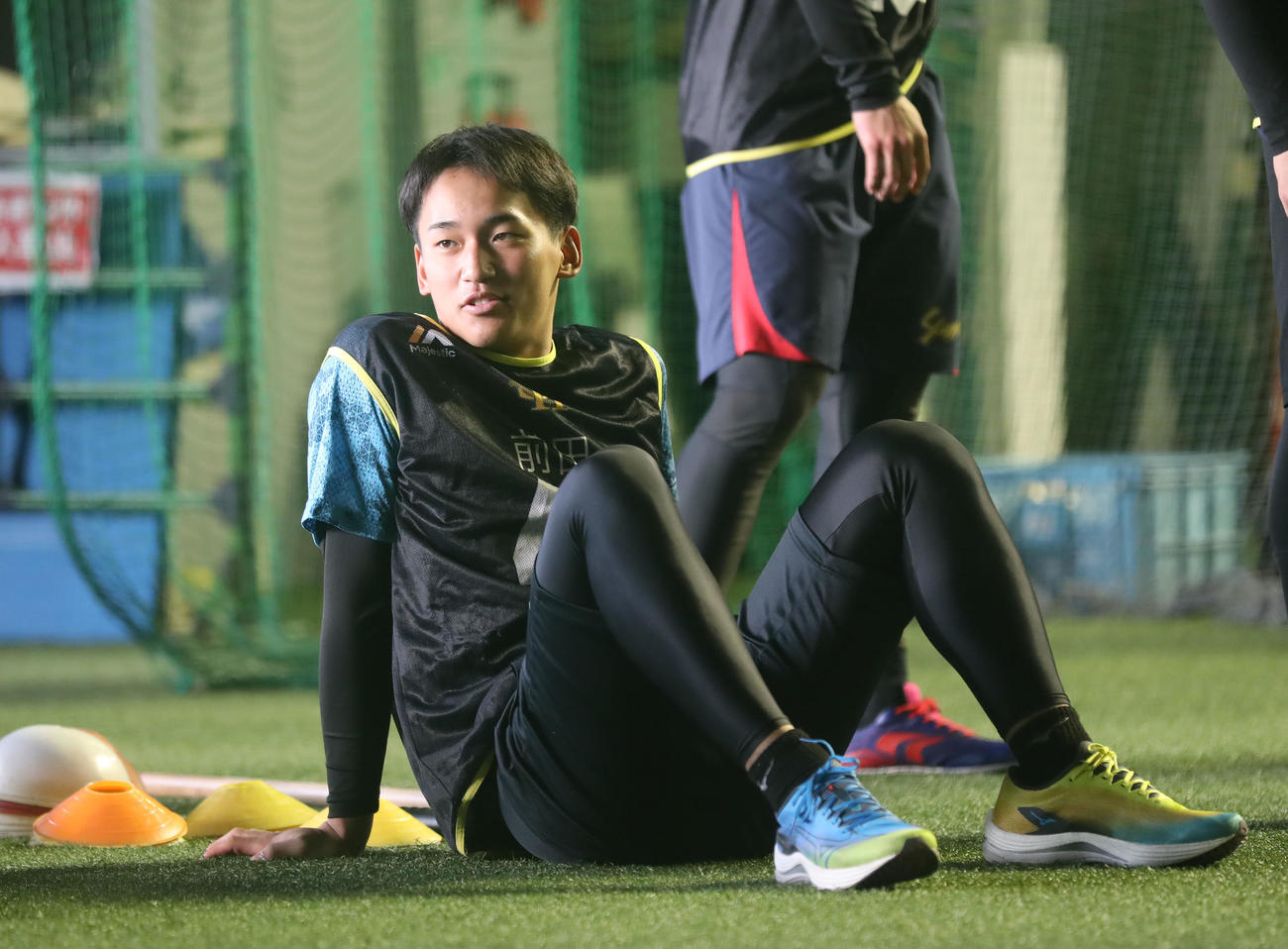 トレーニングの合間に休憩する前田（撮影・冨田成美）