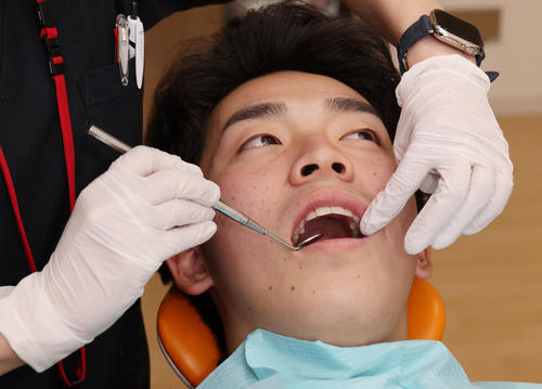 【広島】新人８選手が歯科検診受診　咬合力は育成３位の杉原望来が最高値記録