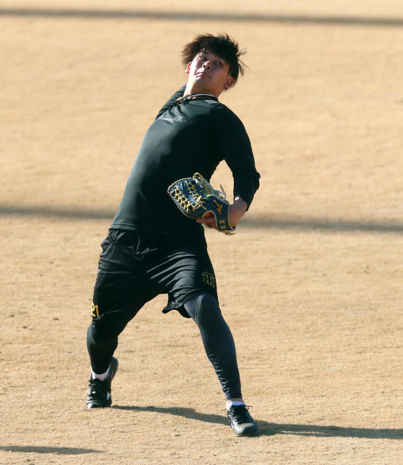 キャッチボールする野口（撮影・加藤哉）