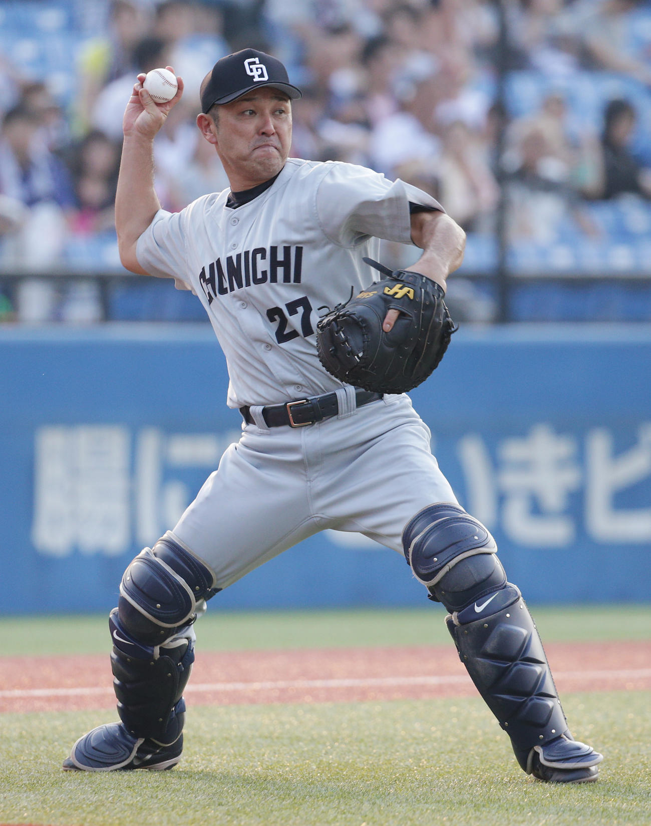 2015年7月、試合前に練習する中日谷繁元信兼任監督