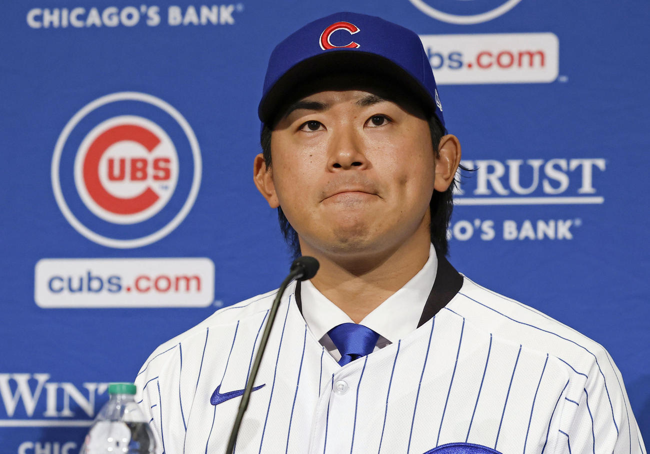 米大リーグ、カブスの入団記者会見をする今永昇太投手（共同）