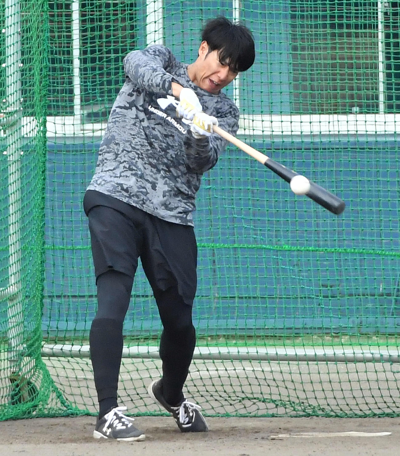 フリー打撃を行うソフトバンク柳田（撮影・岩下翔太）