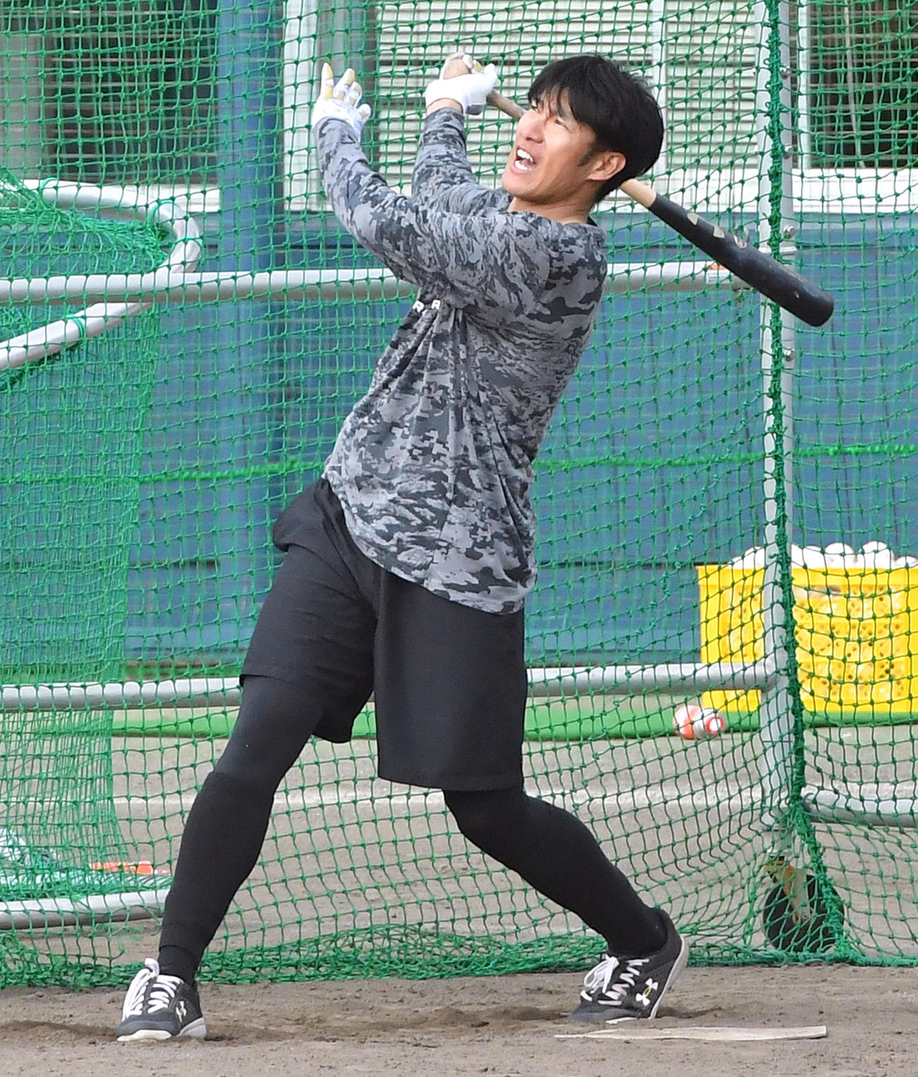 フリー打撃を行うソフトバンク柳田（撮影・岩下翔太）
