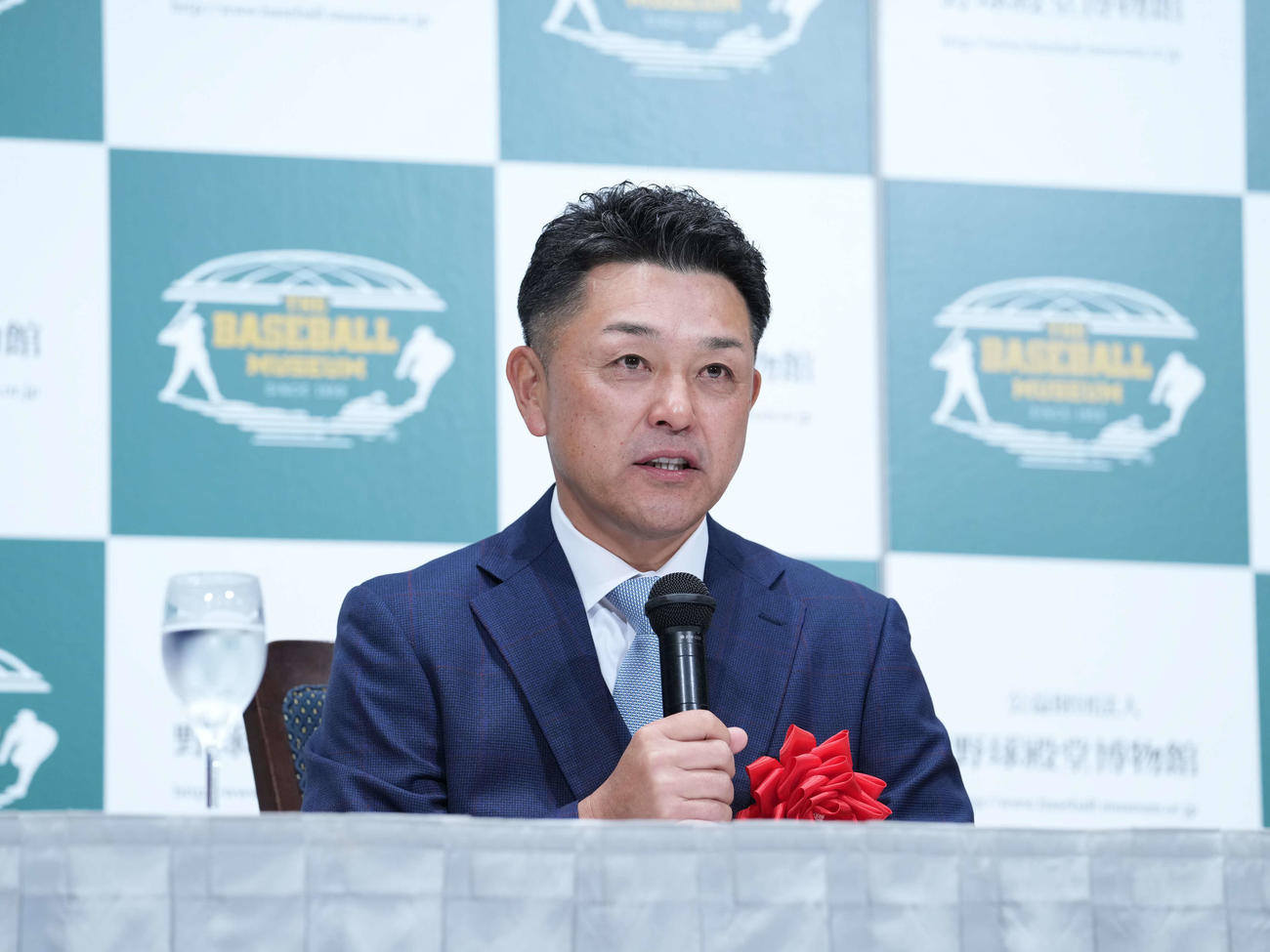 2024年の野球殿堂入りが決定し記者会見に臨む本紙評論家の谷繁氏（撮影・小沢裕）