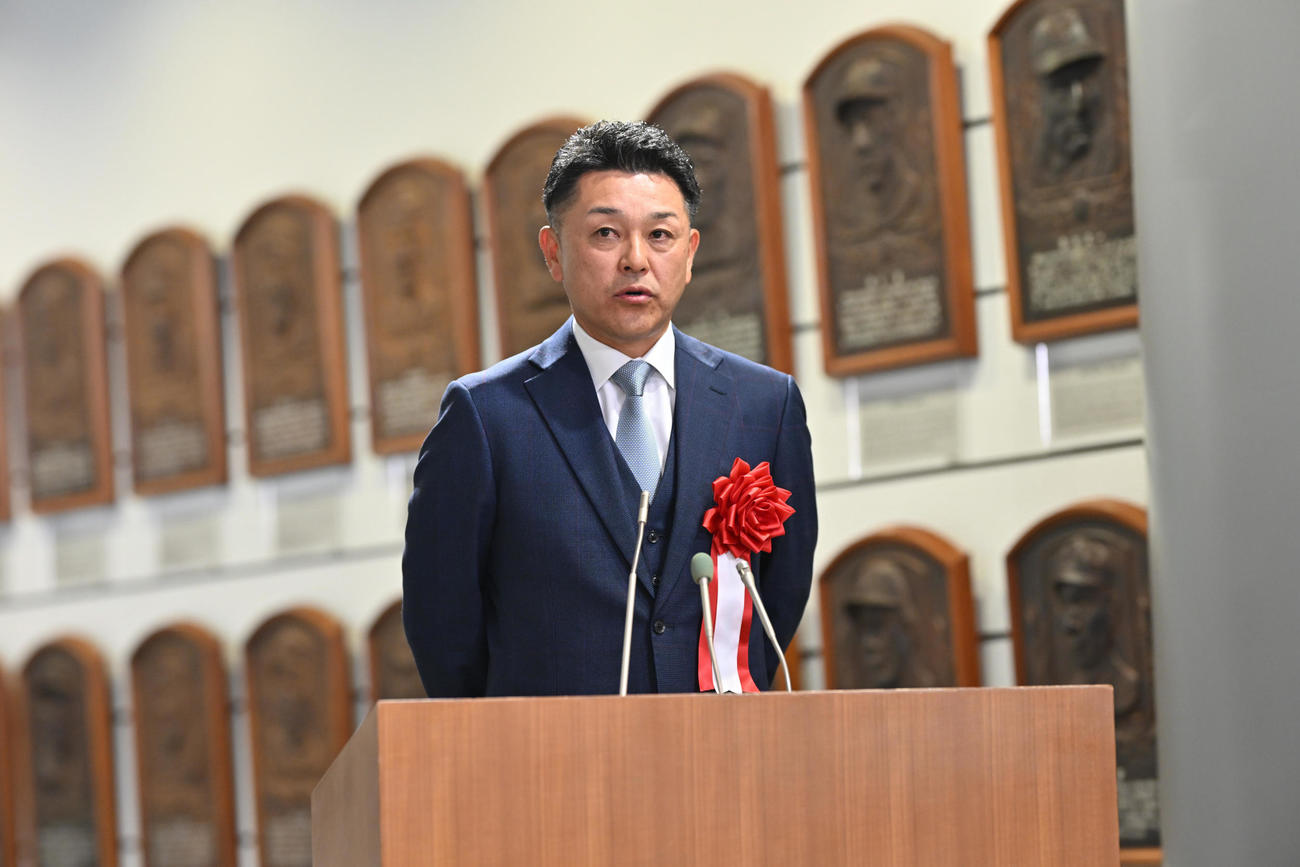 スピーチを行う谷繁氏（代表撮影）
