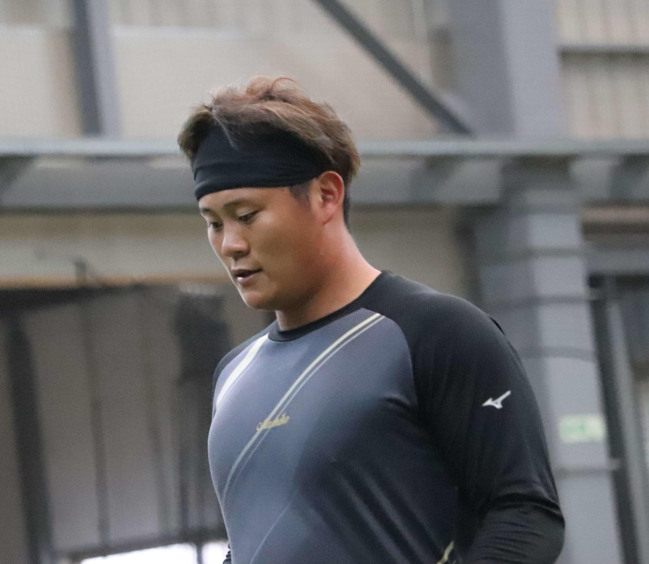 自主トレを公開したDeNA益子（撮影・小早川宗一郎）
