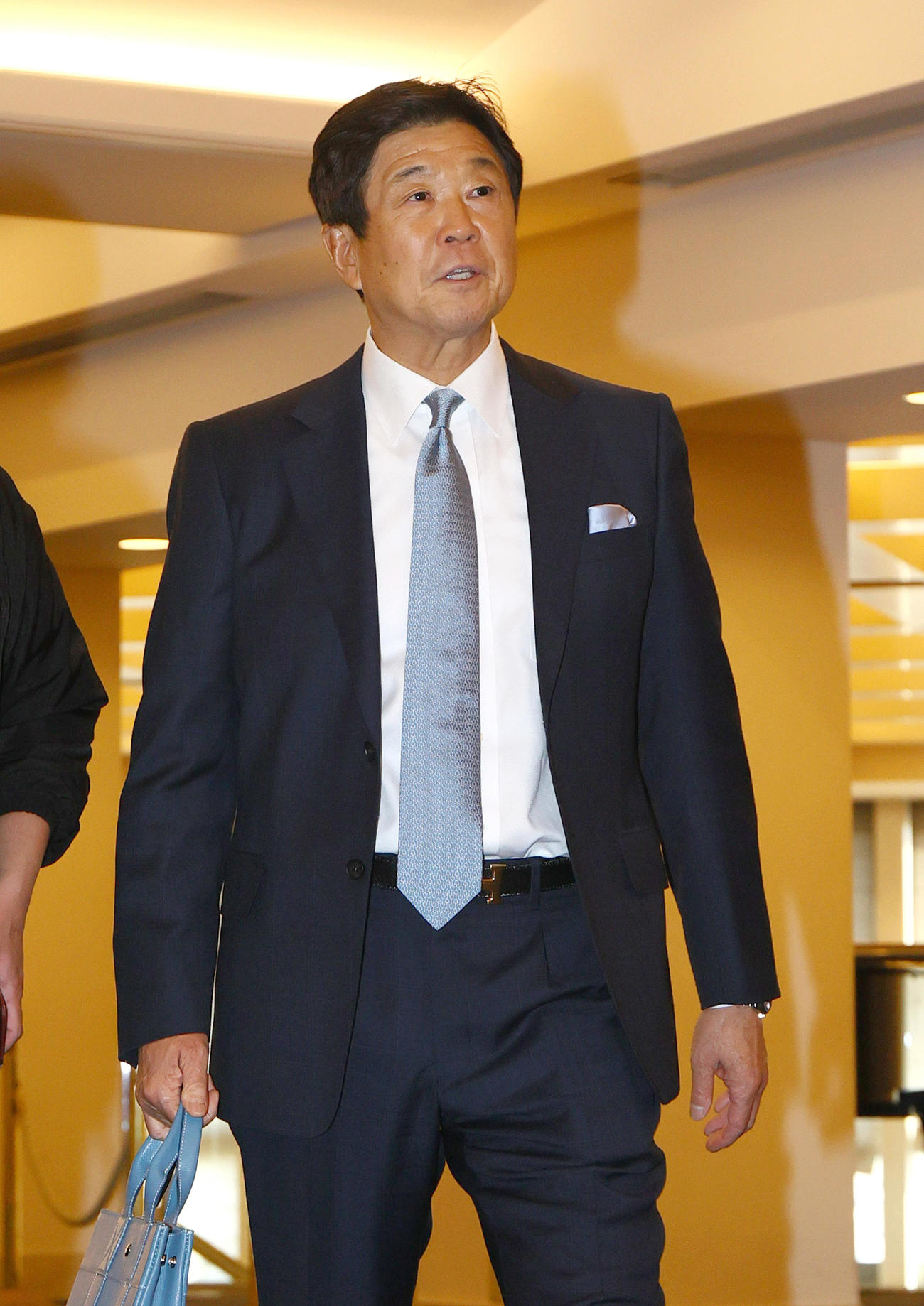 合同スタッフ会議に出席する阪神平田ヘッドコーチ（撮影・上山淳一）
