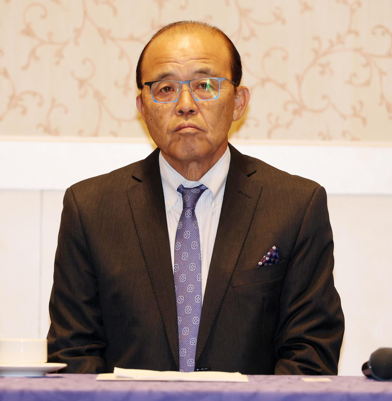 阪神の合同スタッフ会議に出席する左から岡田監督（撮影・加藤哉）