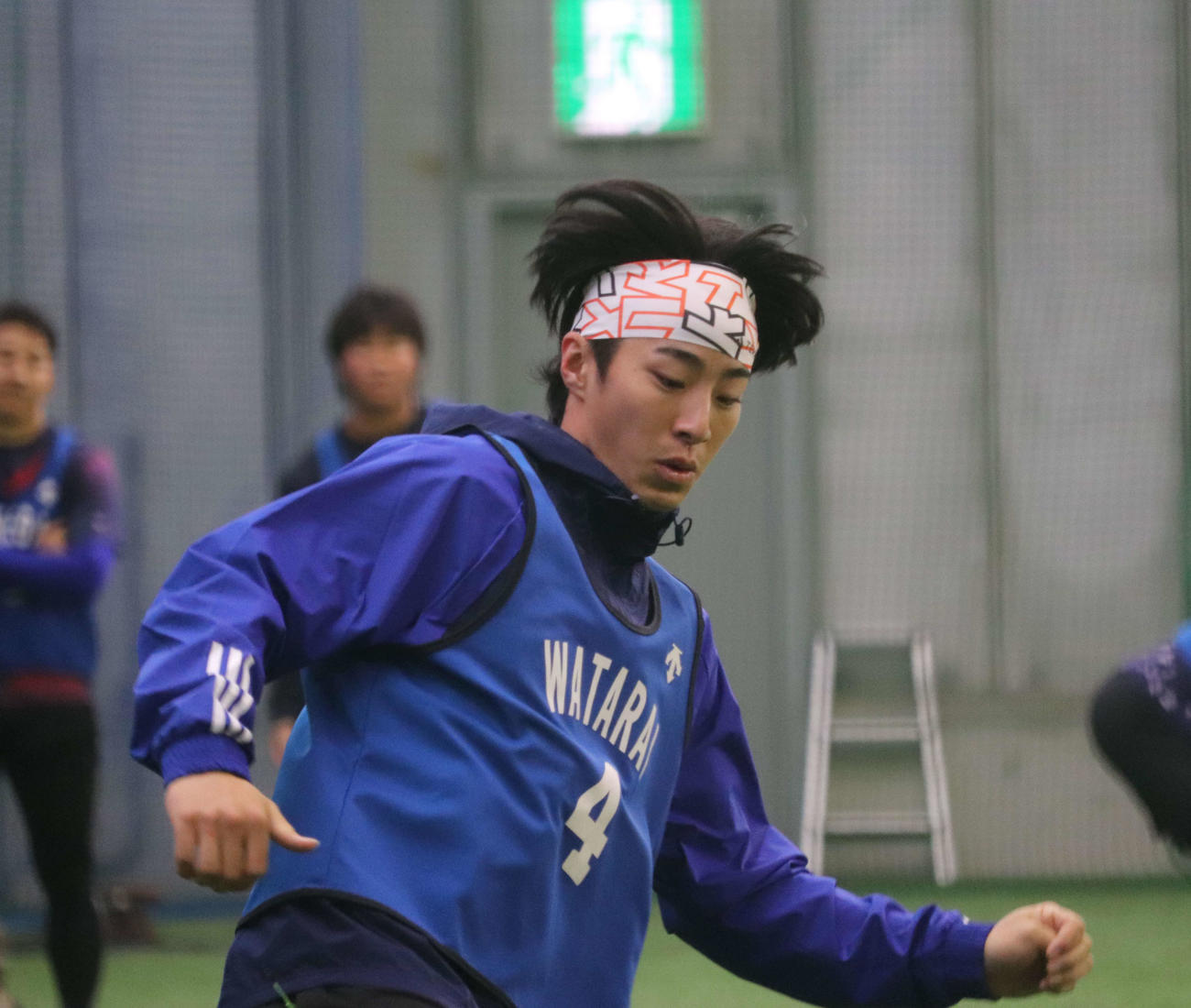 新人合同自主トレでランニングを行ったDeNAドラフト1位の度会（撮影・小早川宗一郎）