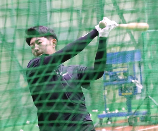オフ返上で打撃練習に励む日本ハム星野（撮影・永野高輔）