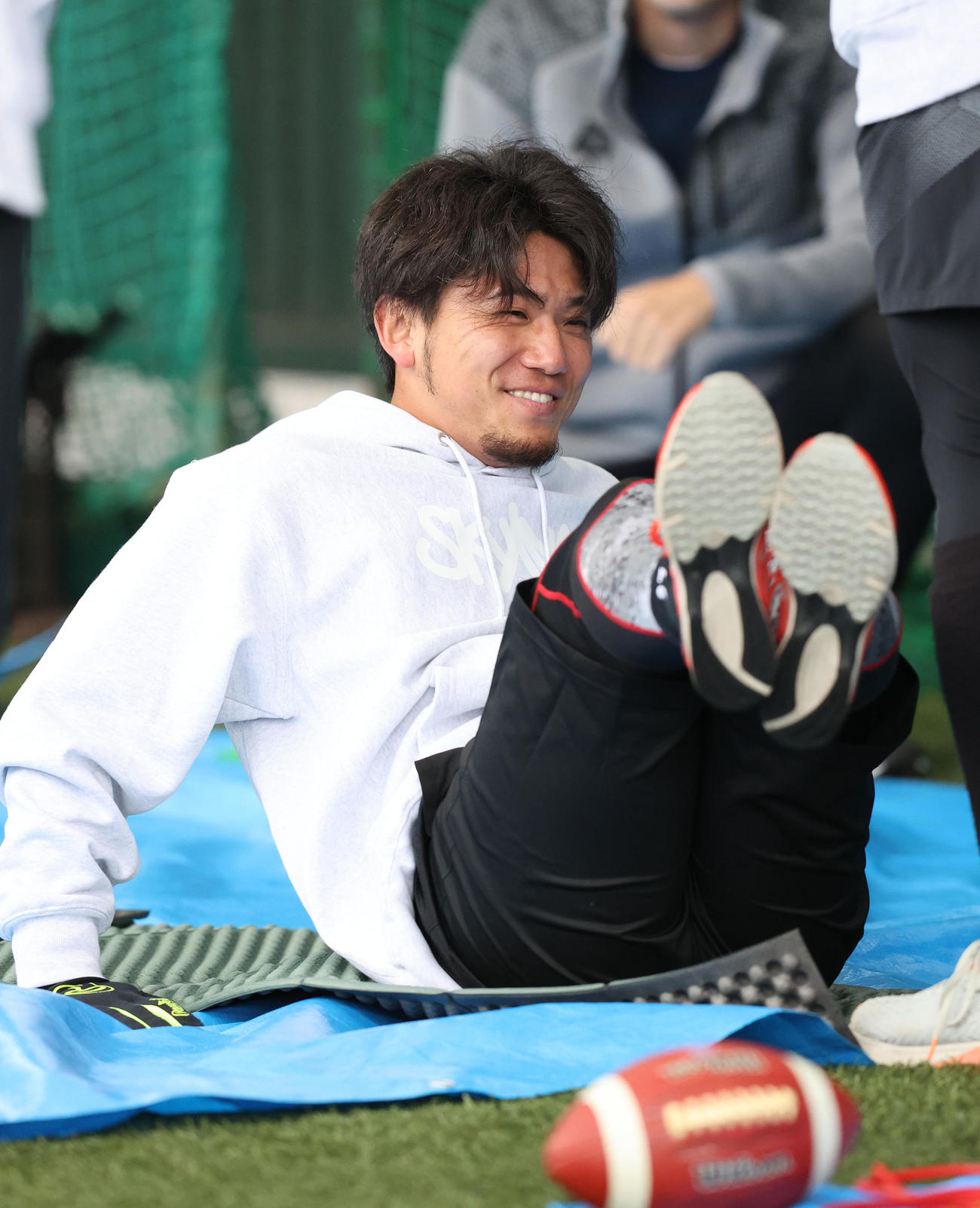 体幹トレーニングを行う伊藤将（撮影・梅根麻紀）