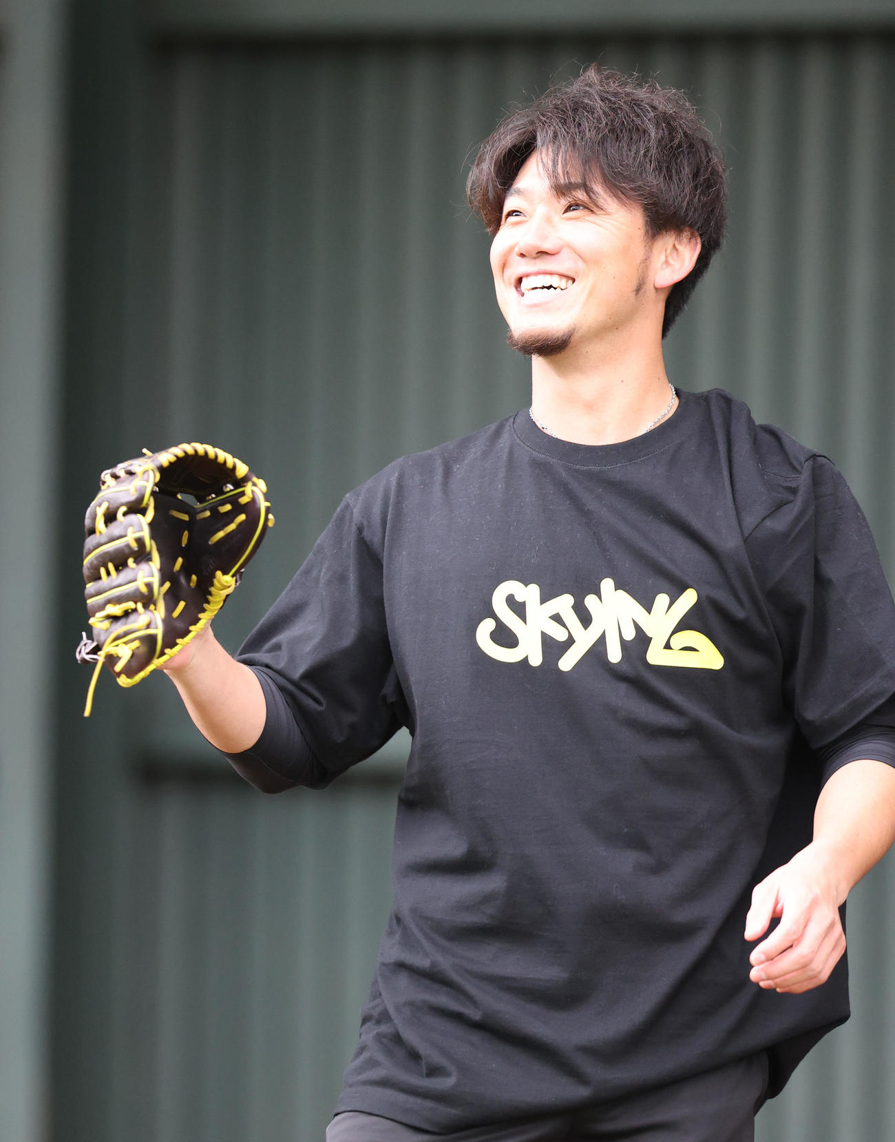 ブルペンに入った伊藤将（撮影・梅根麻紀）