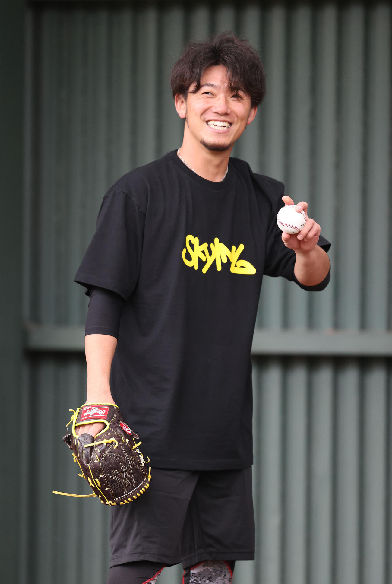 ブルペンに入った伊藤将（撮影・梅根麻紀）