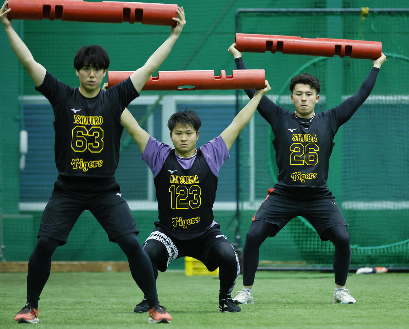 トレーニングする（右から）椎葉、松原、石黒（撮影・藤尾明華）