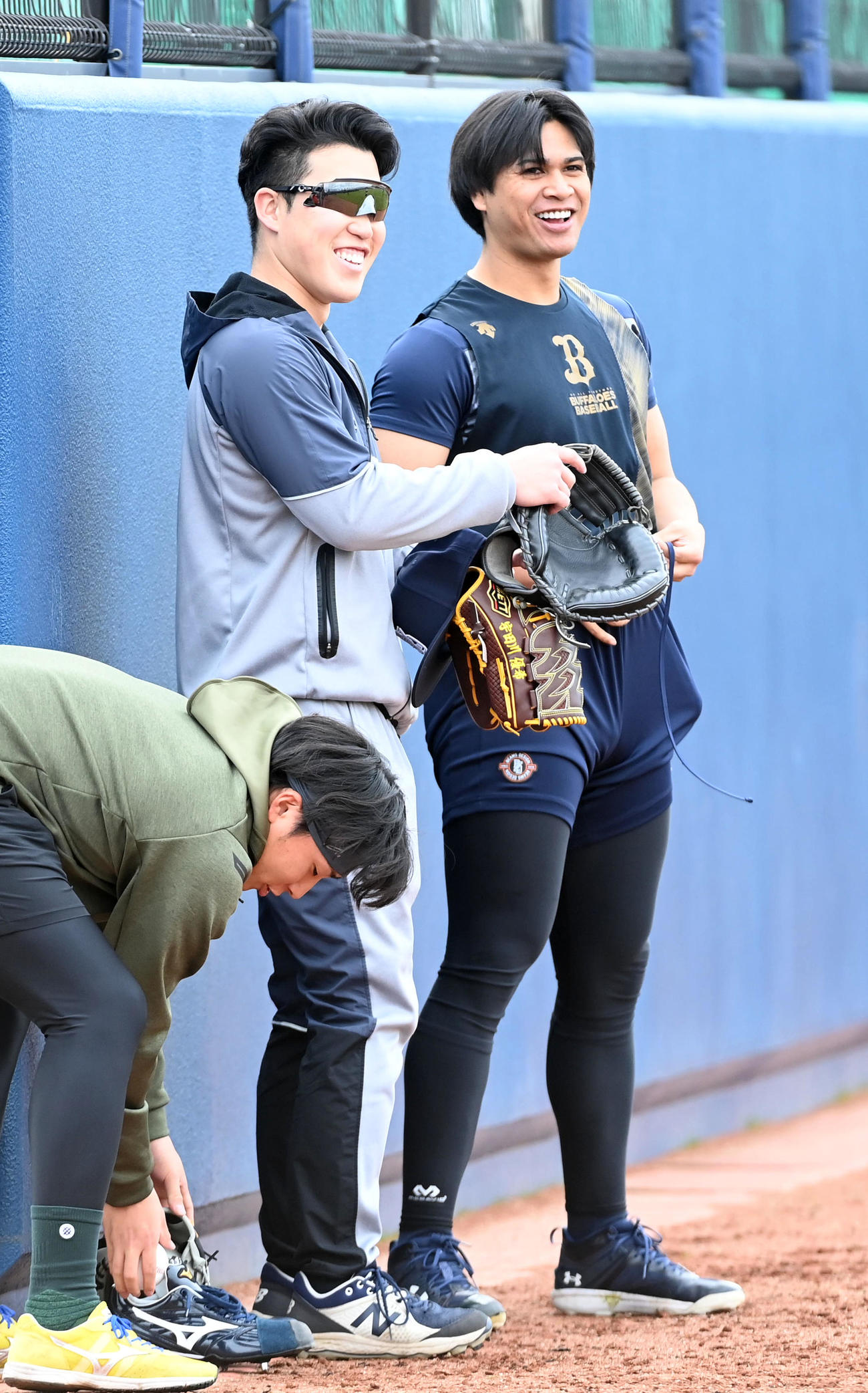 自主トレで笑顔を見せるオリックス宇田川（撮影・前岡正明）