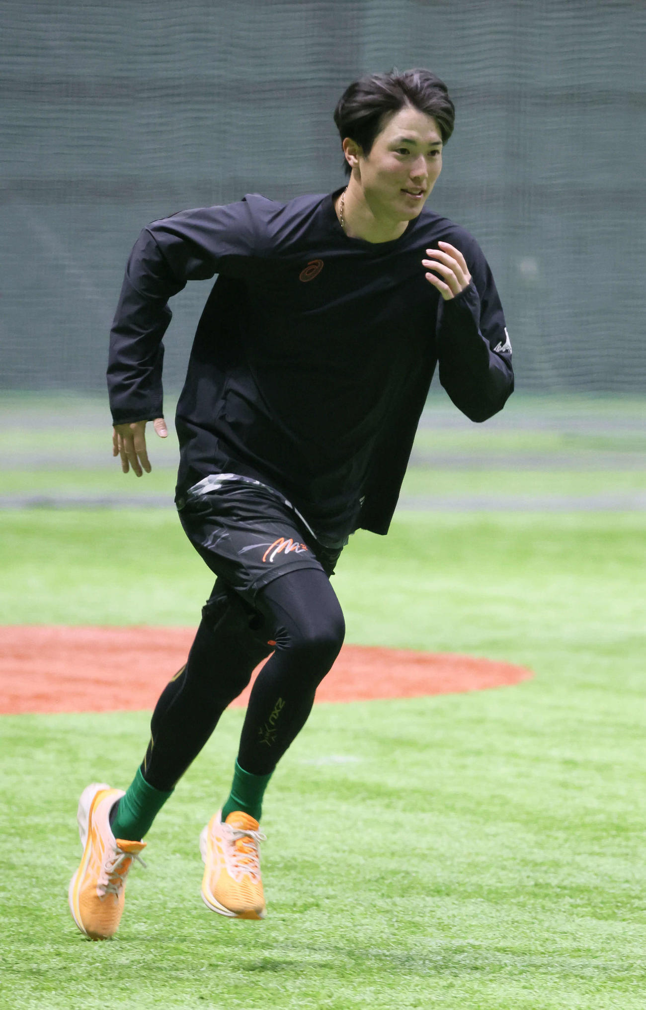 合同自主トレでシャトルランをする広島森下（撮影・加藤孝規）
