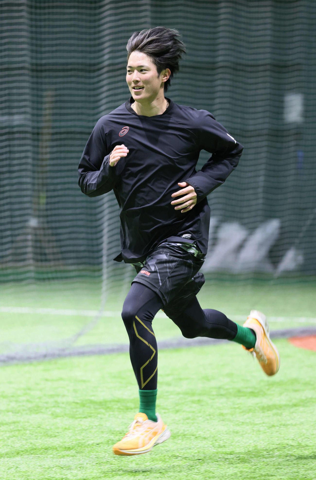 合同自主トレでシャトルランをする広島森下（撮影・加藤孝規）