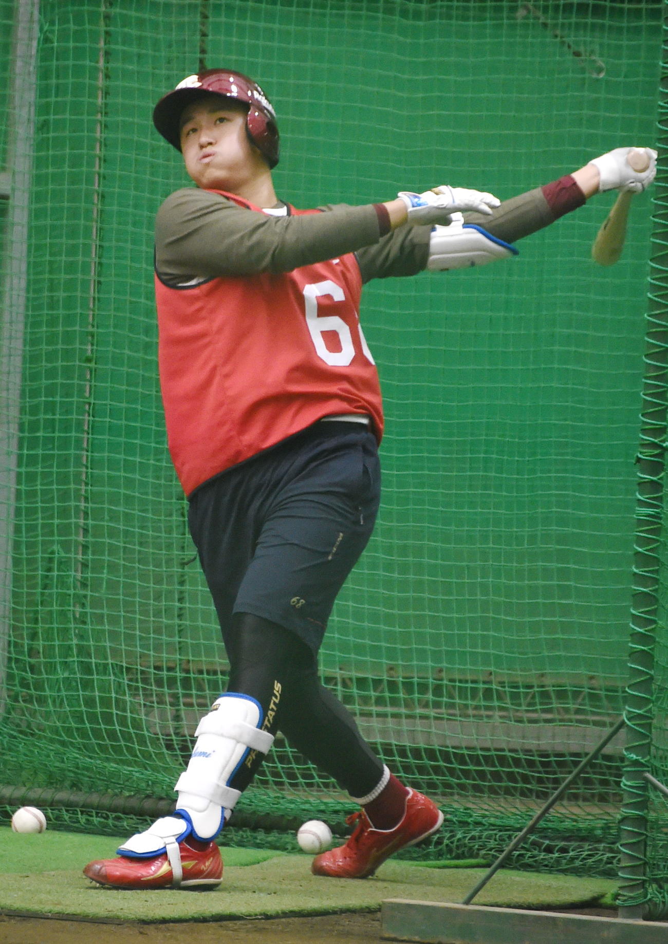 フリー打撃で打ち込む楽天ドラフト8位・青野（撮影・山田愛斗）