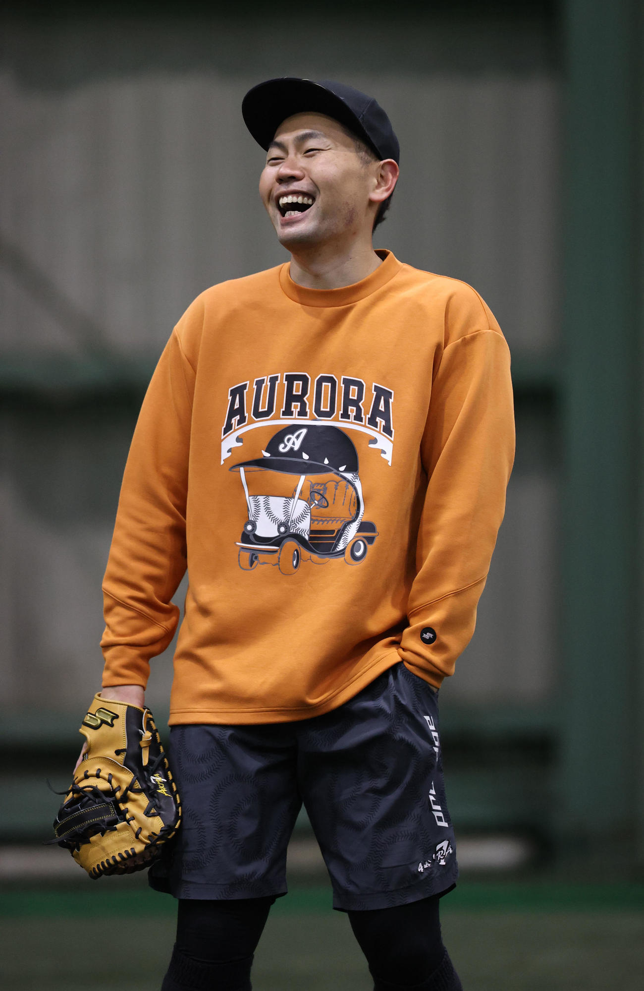 練習中、笑顔いっぱいの中村晃（撮影・梅根麻紀）