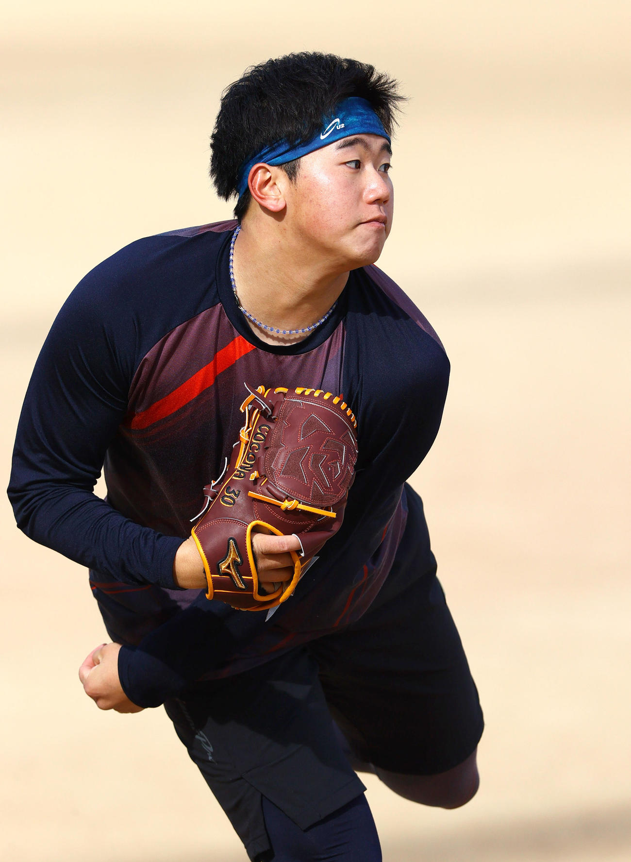 鳴尾浜球場で自主トレする阪神門別（撮影・上山淳一）