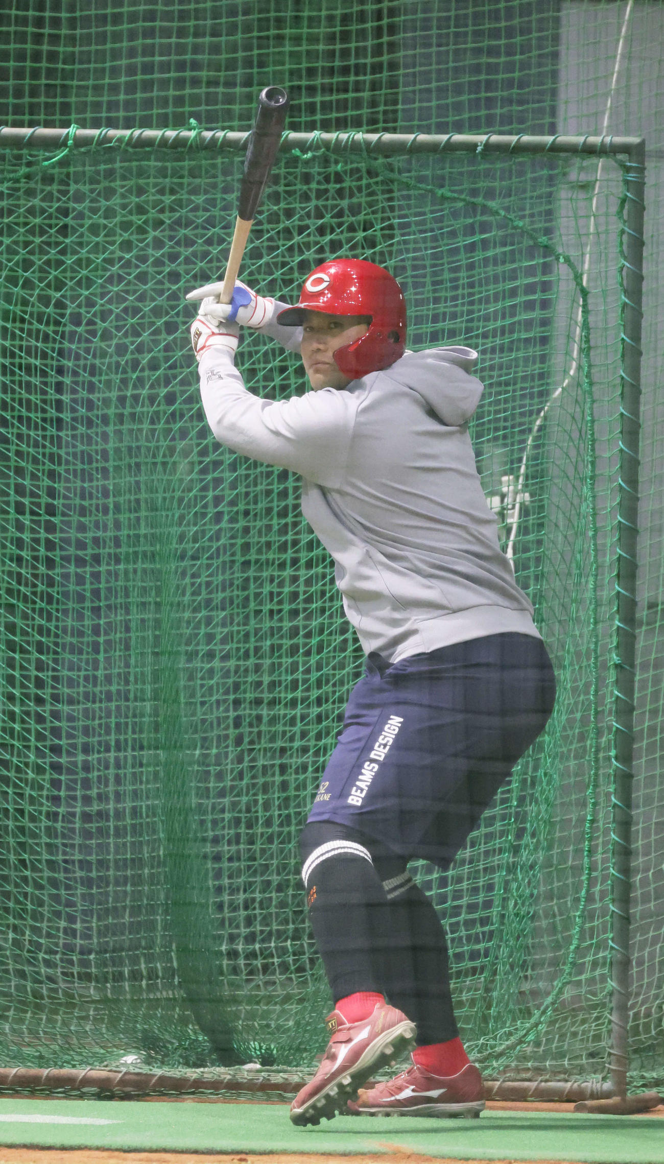 合同自主トレに合流し、打撃練習をする広島末包（撮影・加藤孝規）