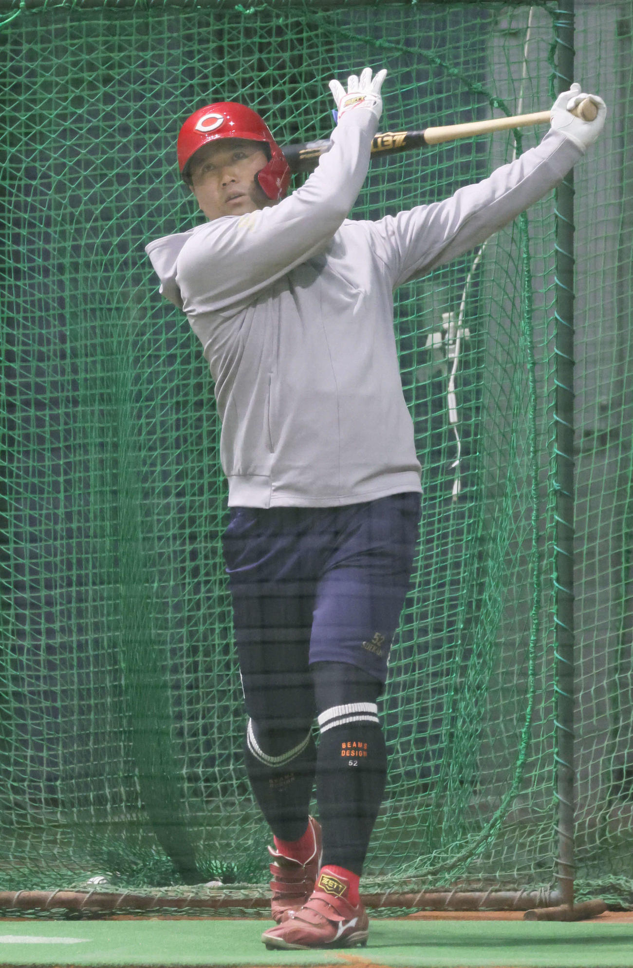 合同自主トレに合流し、打撃練習をする広島末包（撮影・加藤孝規）