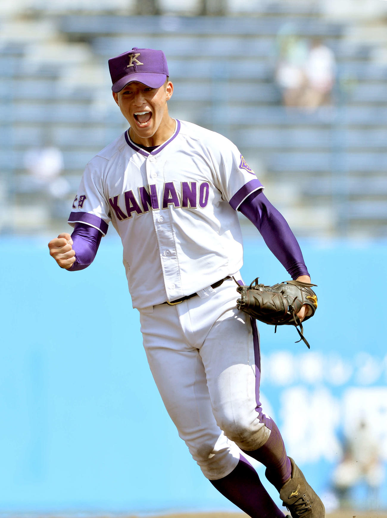 秋田県大会決勝、金足農・吉田輝星はガッツポーズ（2018年7月24日撮影）