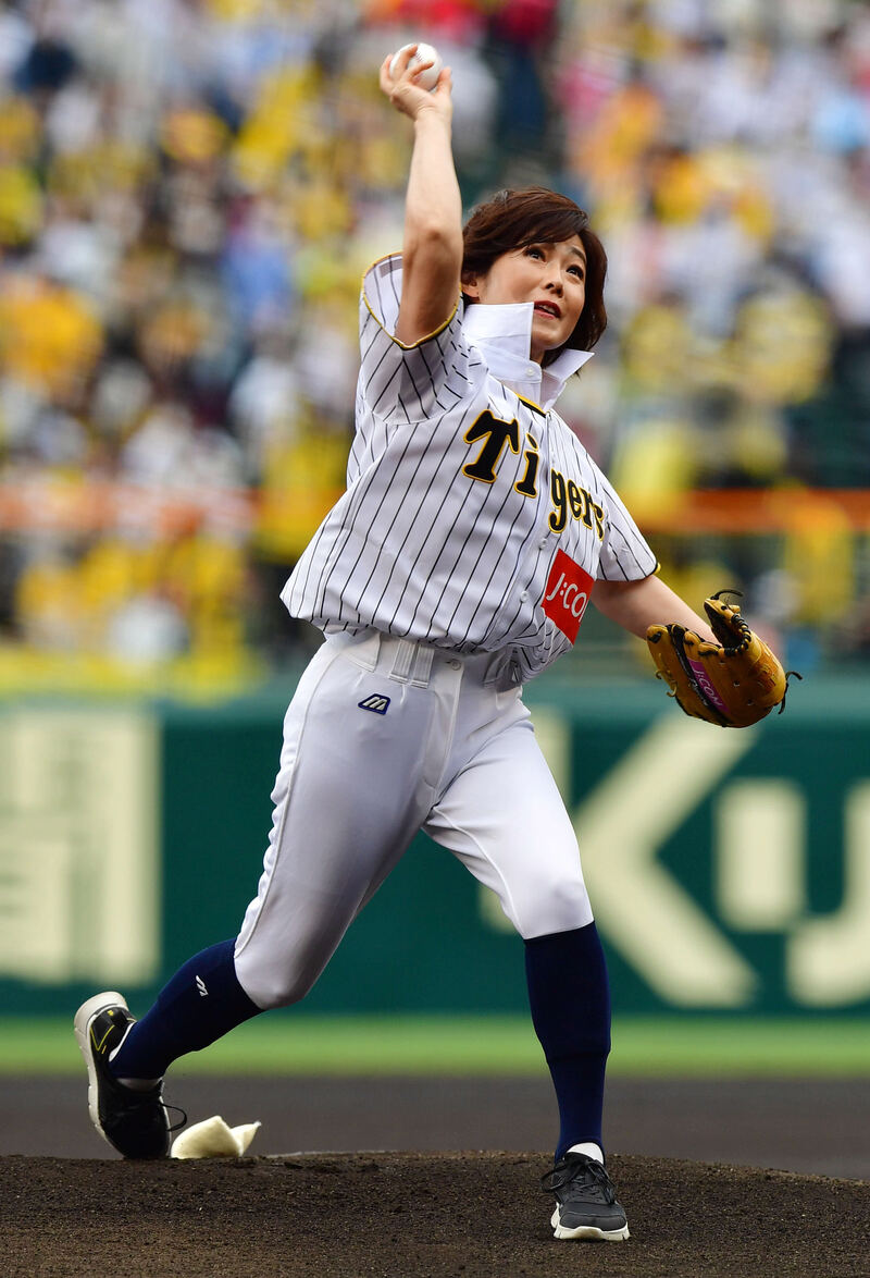 　始球式を務めた有働由美子アナウンサー（2022年6月5日撮影）