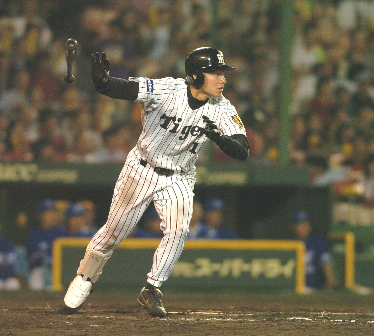 04年5月、プロ入り初本塁打を放つ鳥谷敬