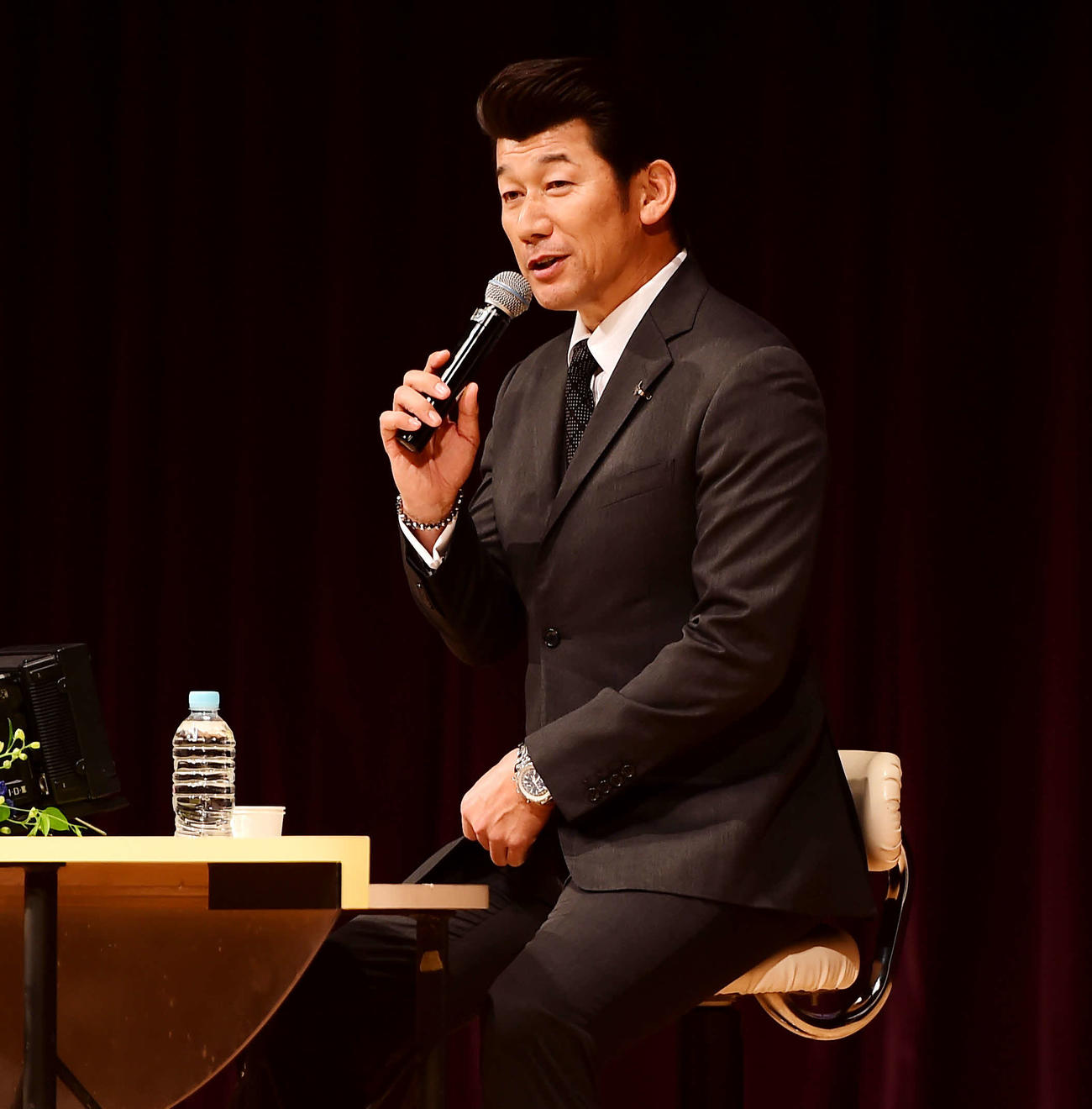 トークショーに参加するDeNA三浦監督（撮影・大島享也）