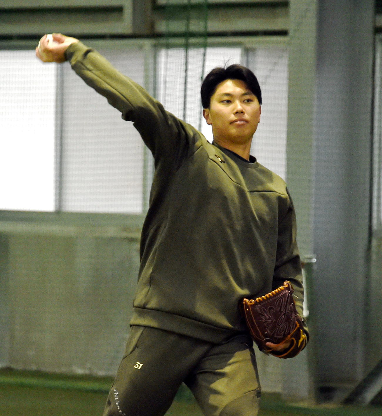 自主トレを公開した楽天渡辺翔（撮影・山田愛斗）