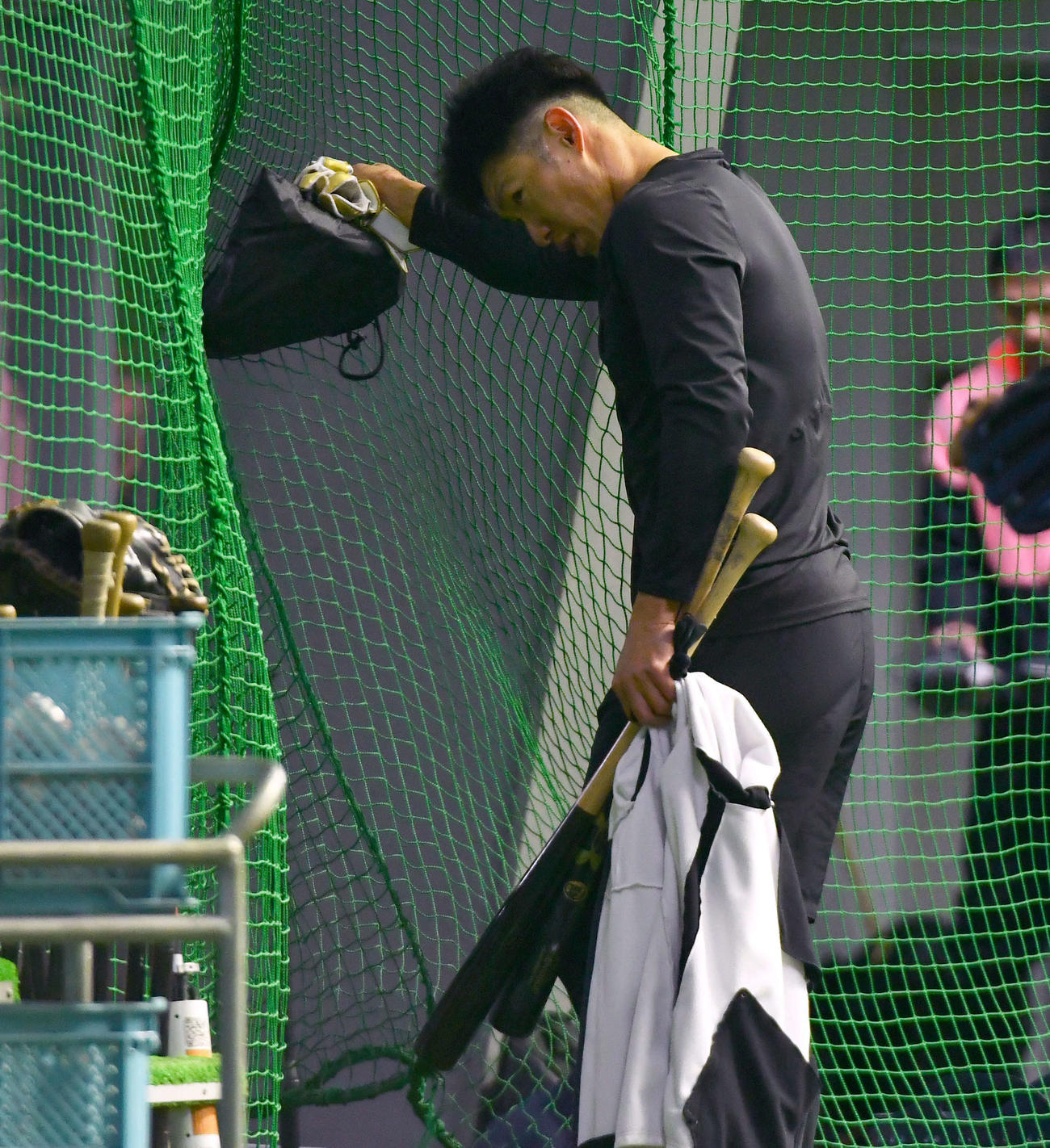 打撃練習を終えて引き揚げる柳田（撮影・岩下翔太）
