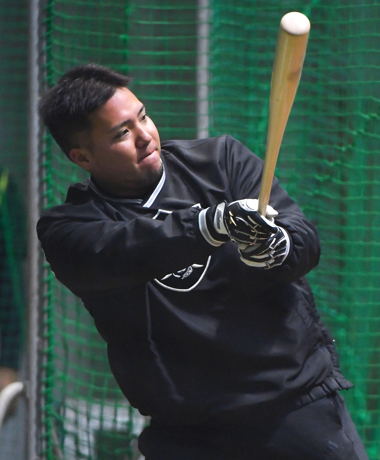打撃練習を行う山川（撮影・岩下翔太）