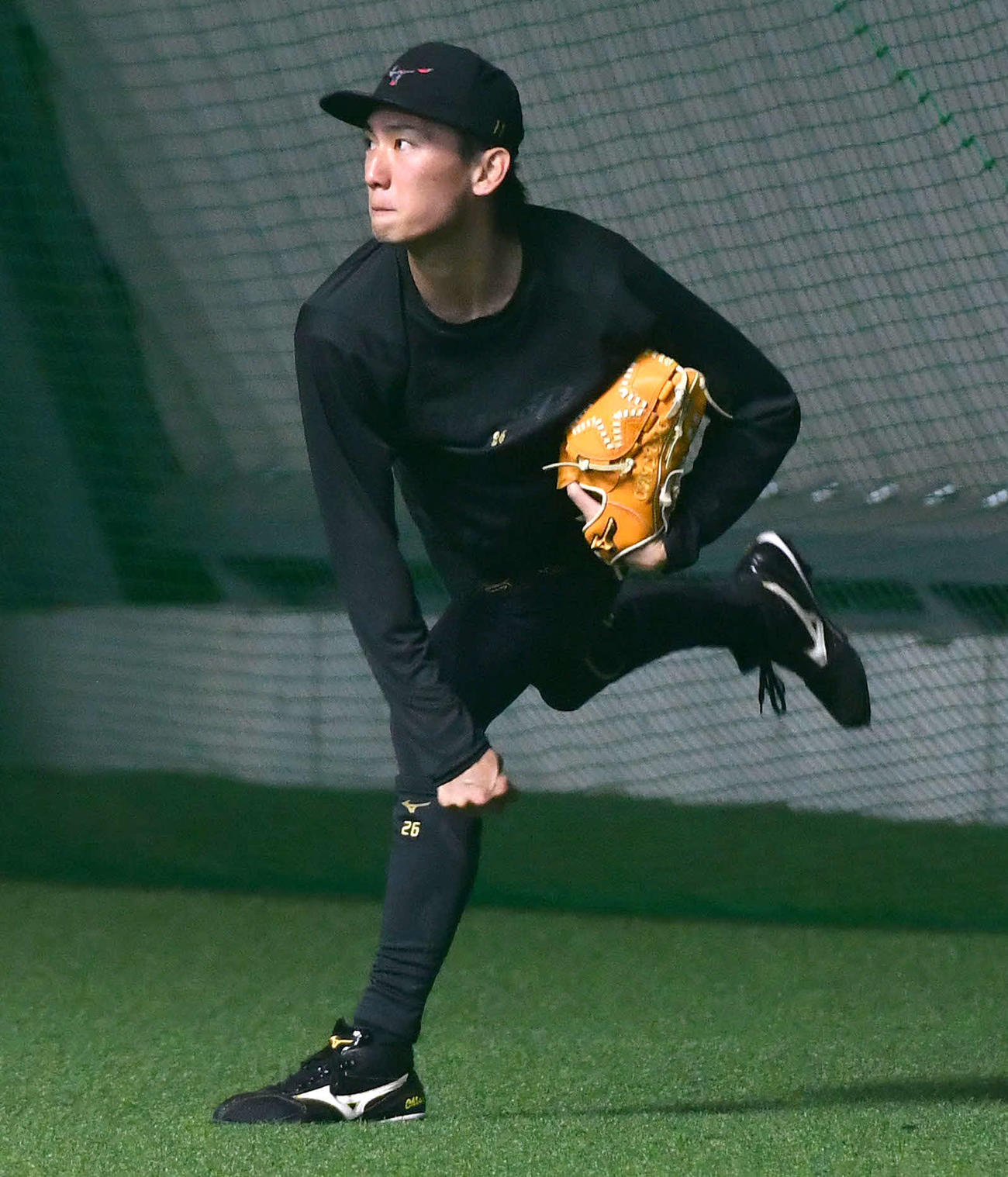 キャッチボールを行う大津（撮影・岩下翔太）