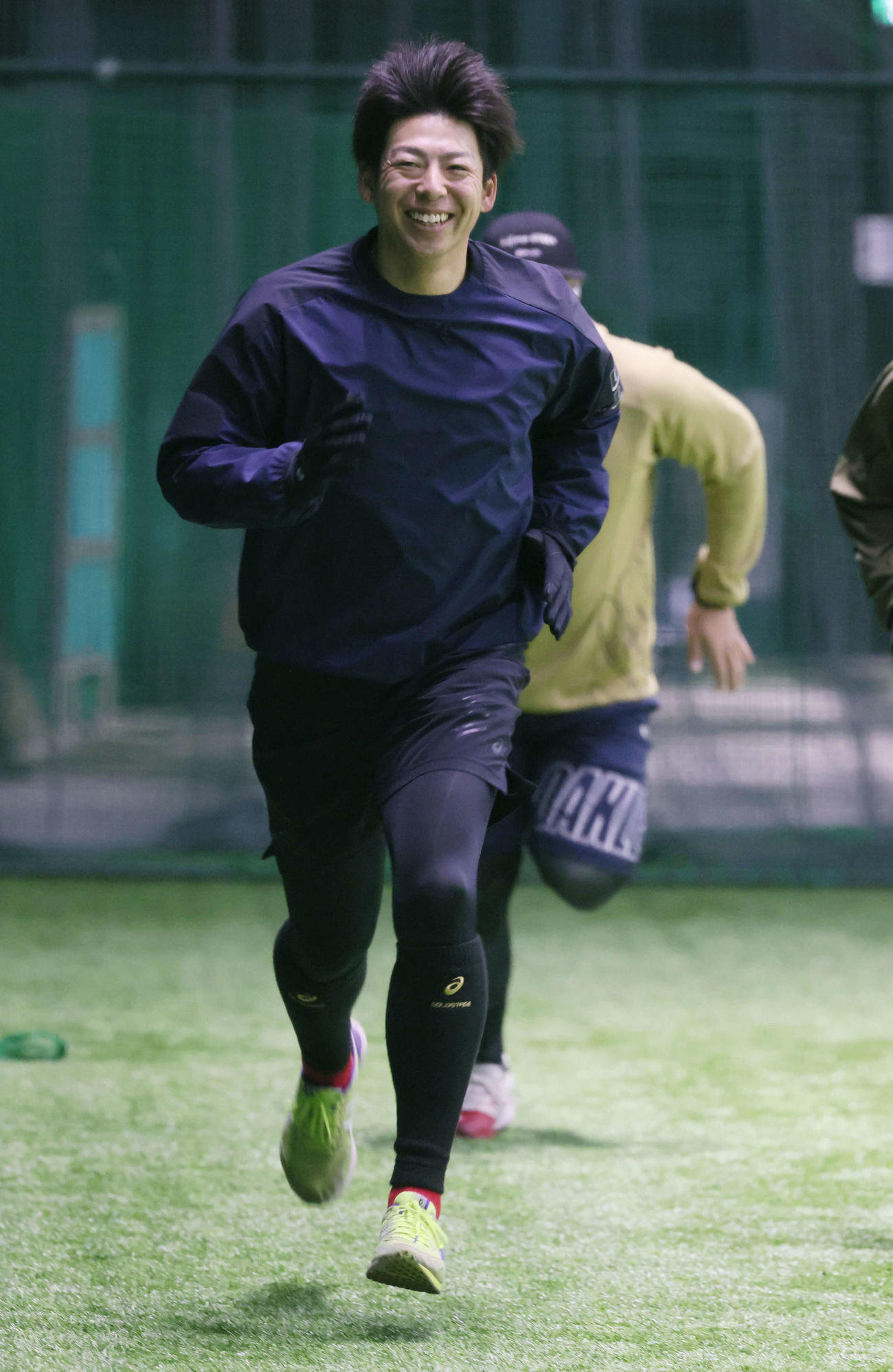 合同自主トレで走り込む広島野間（撮影・加藤孝規）