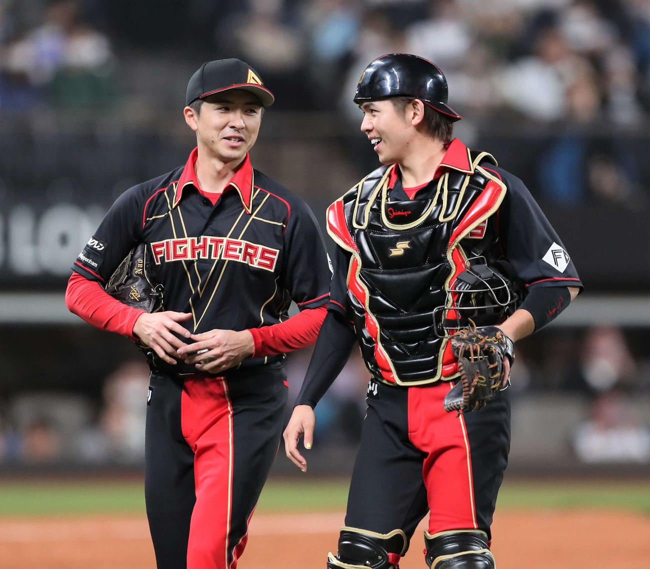 上沢直之（左）と清水優心（2023年5月17日撮影）