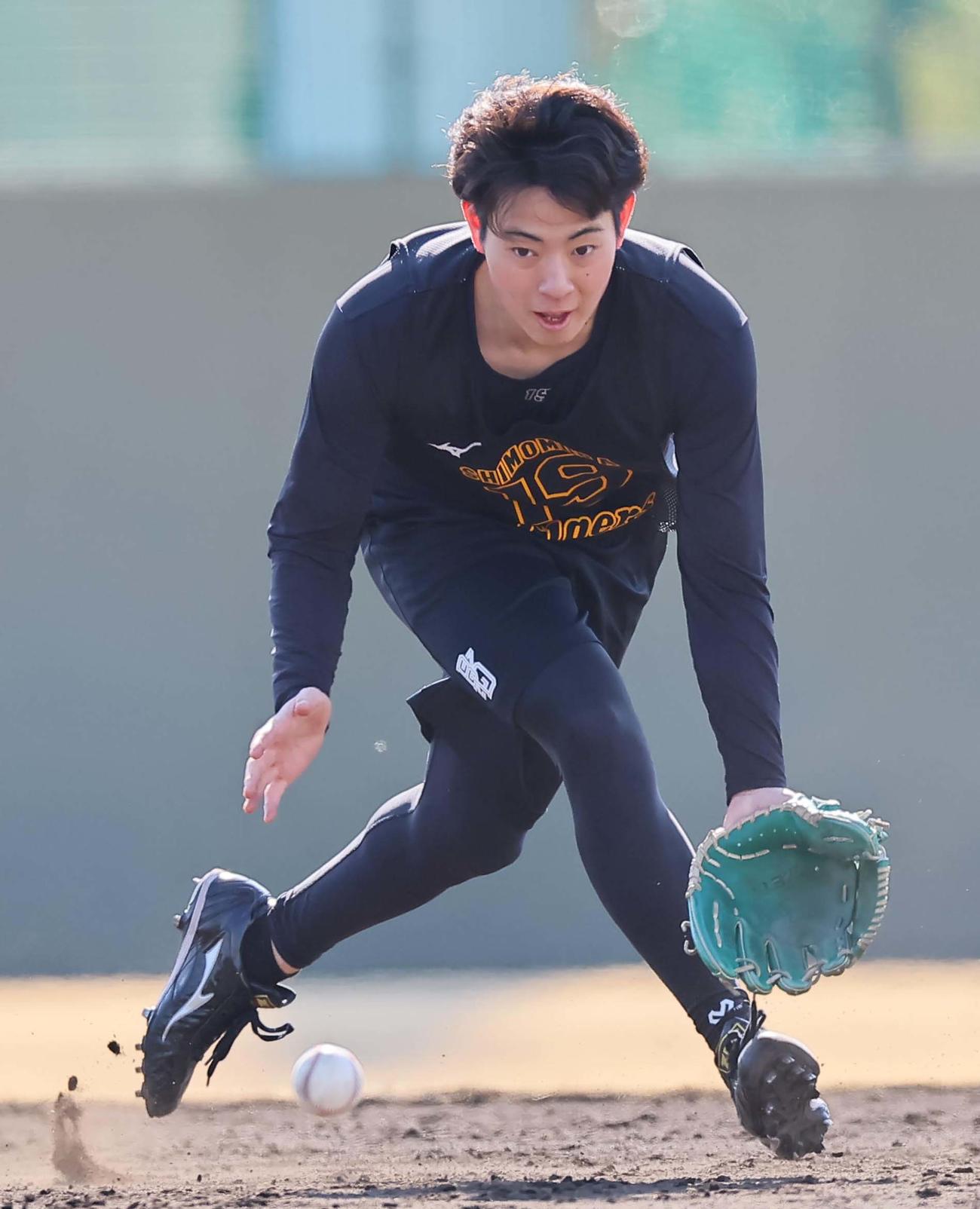 ノックを受ける下村海翔（2024年1月29日撮影）
