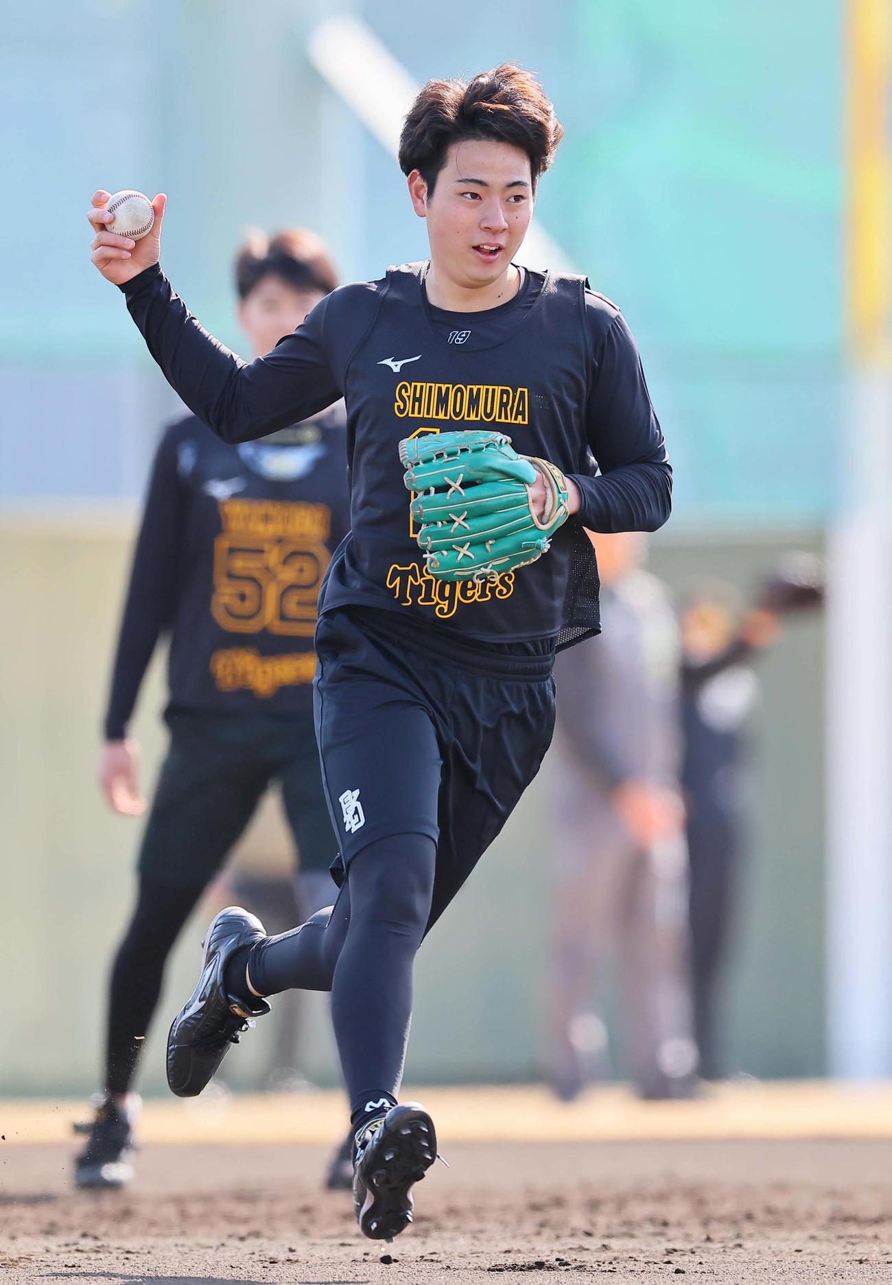 ノックを受ける下村海翔（2024年1月29日撮影）