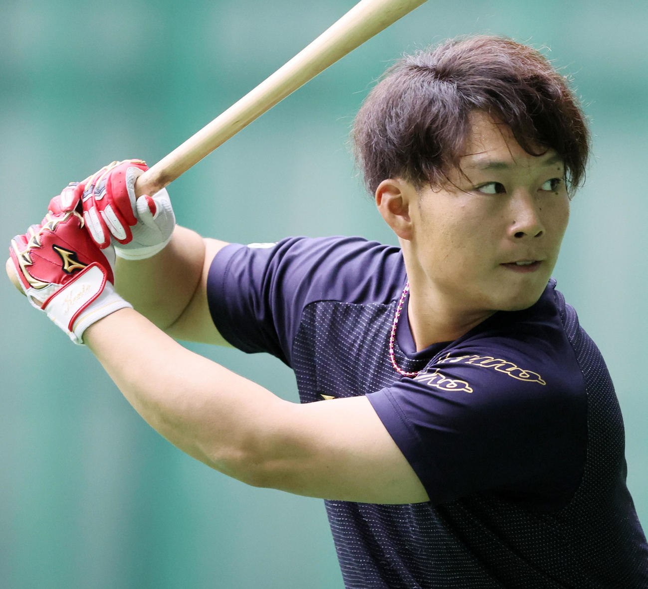 合同自主トレ休日も球場へ来て打撃マシンを打つ藤田（撮影・加藤哉）