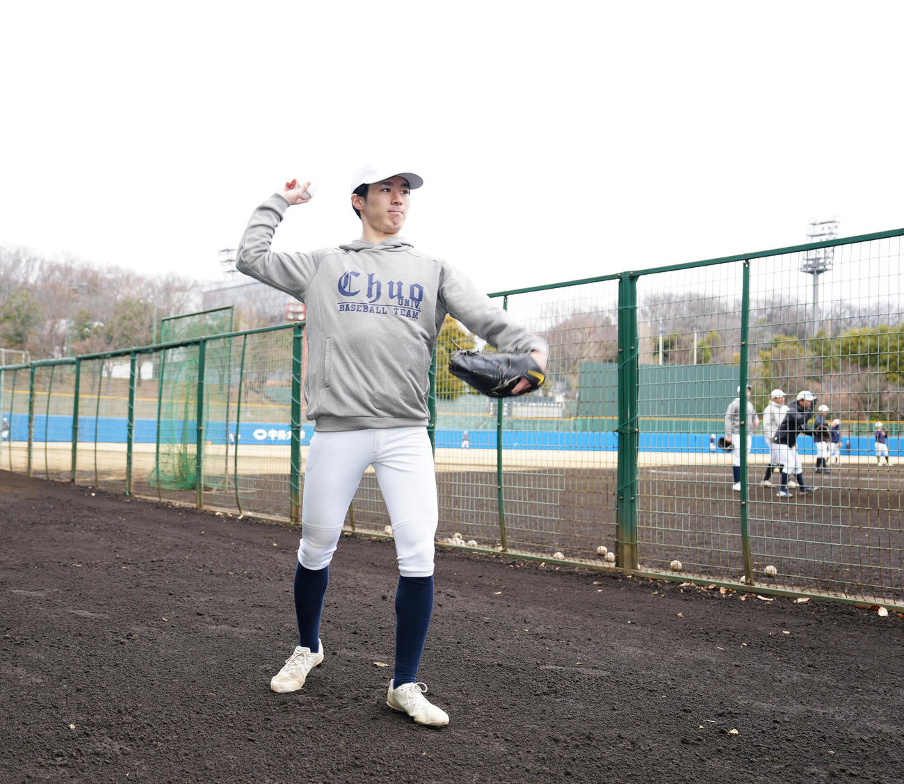 中大の練習に参加した大船渡・佐々木怜（撮影・江口和貴）