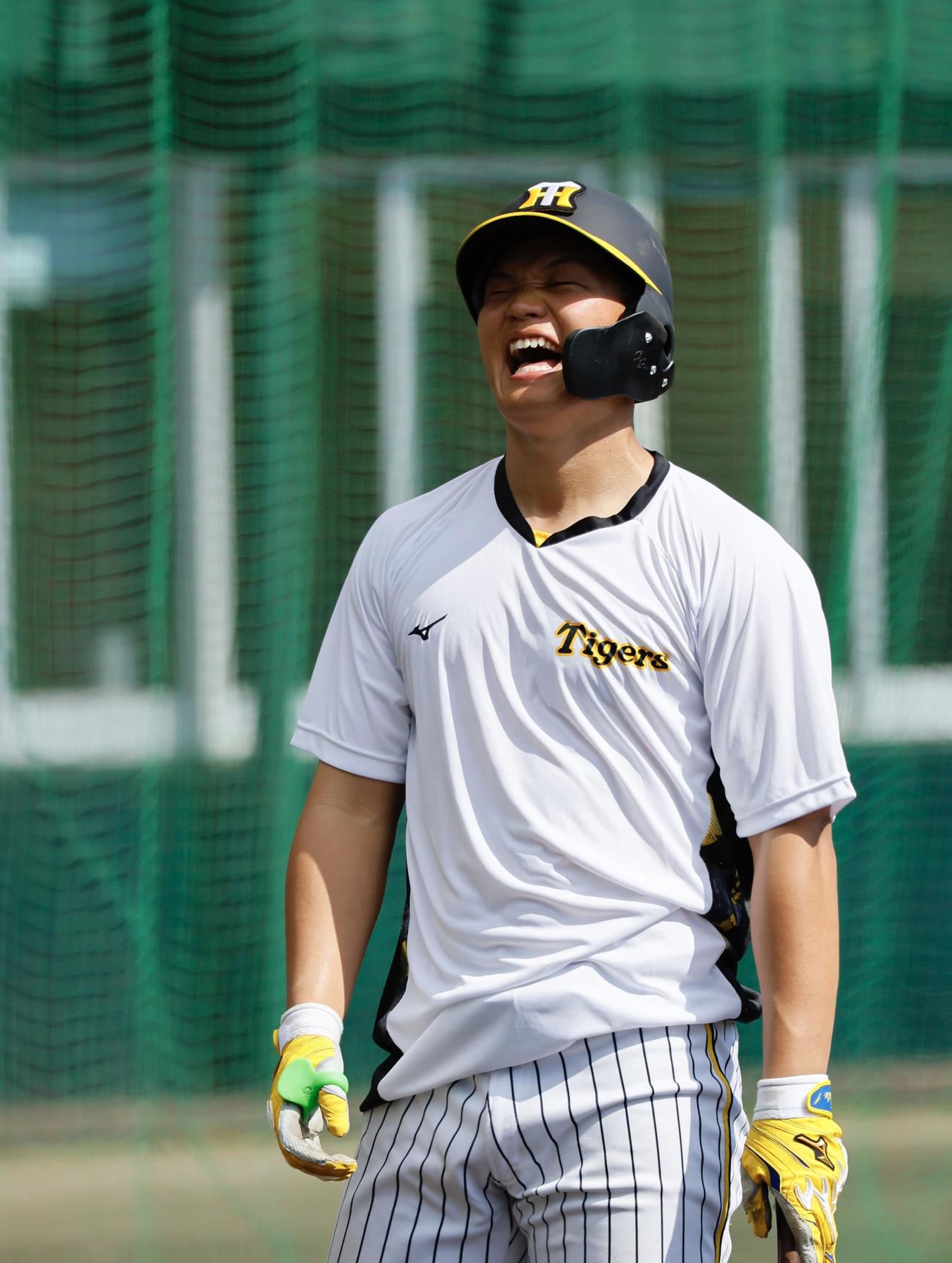 阪神春季キャンプ　ロングティーで声を上げる森下（撮影・藤尾明華）＝2024年2月2日、バイトするならエントリー宜野座スタジアム