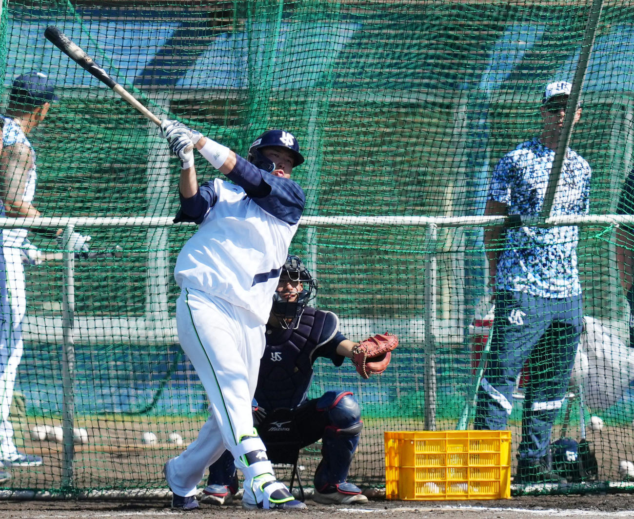 ランチ特打で快音を響かせるヤクルト村上（撮影・横山健太）