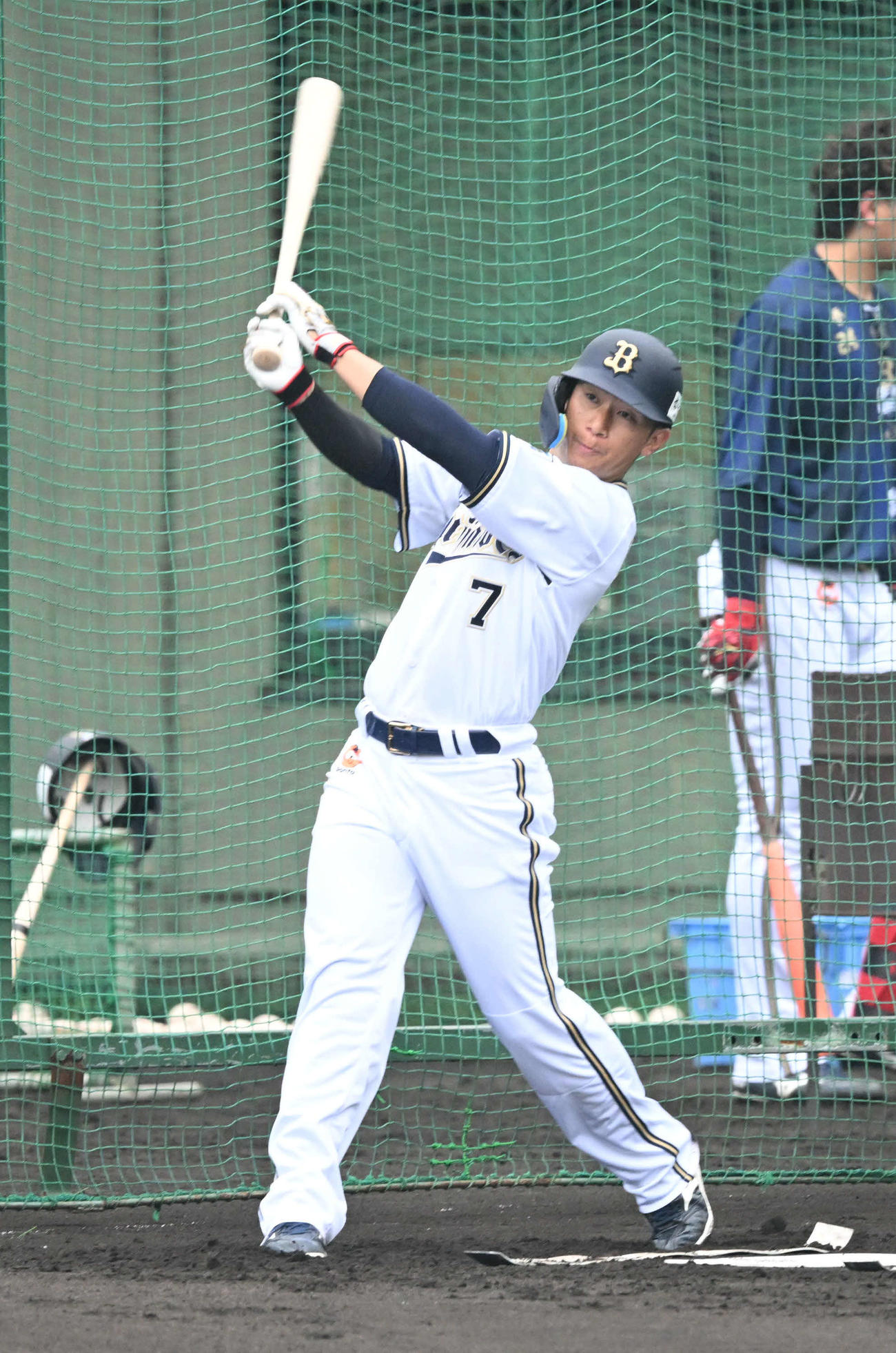フリー打撃を行うオリックス西川（撮影・和賀正仁）