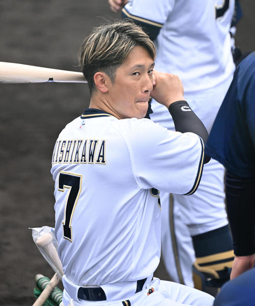 オリックス】FA加入の西川龍馬「例年通り。カープでこんな感じ」初日