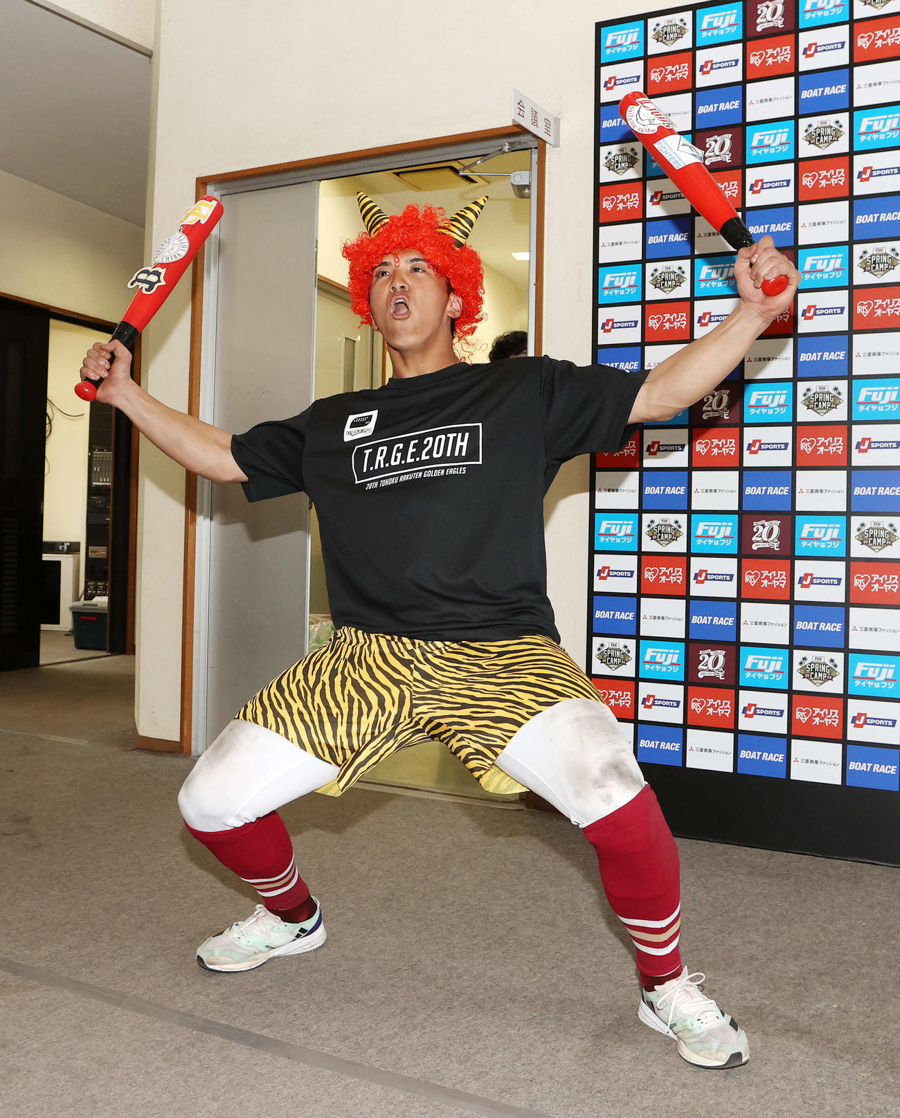 鬼役で登場した楽天山田（撮影・鈴木正人）