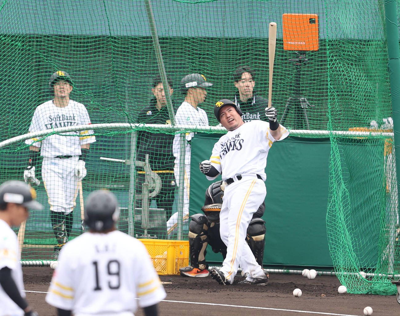 フリー打撃で快音を響かせる山川（撮影・梅根麻紀）