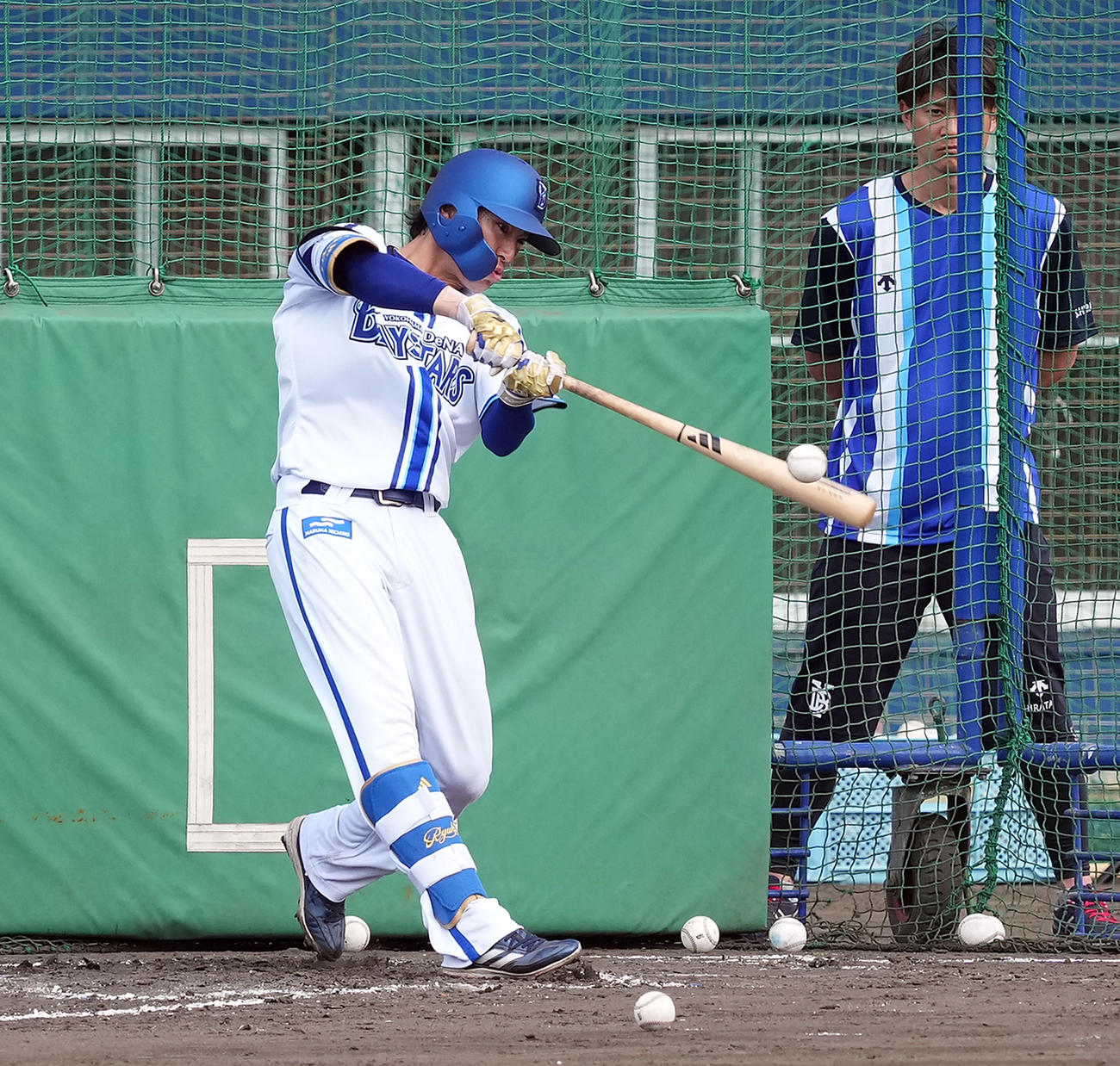 フリー打撃を行うDeNAドラフト1位の度会（撮影・たえ見朱実）